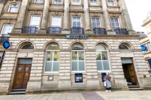 Barclays to implement Supreme Court gender ruling