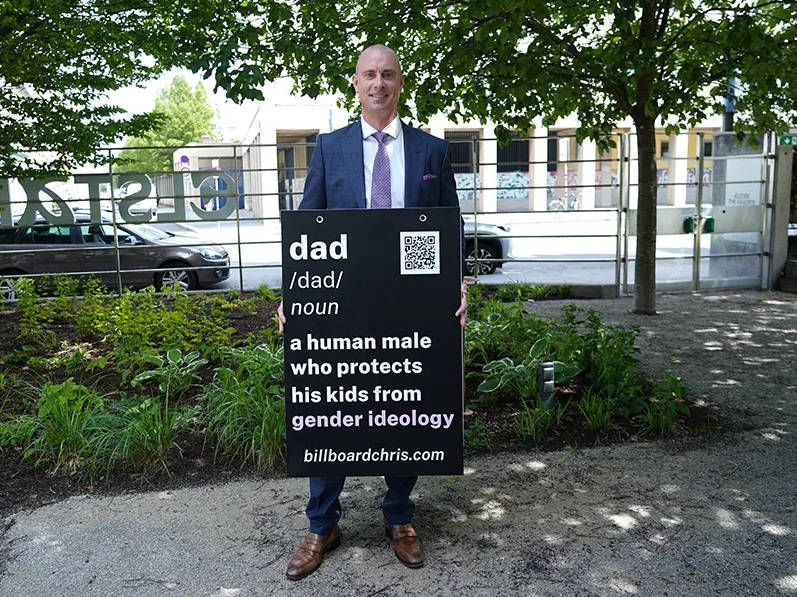 'Billboard Chris' wins case against Brisbane City Council