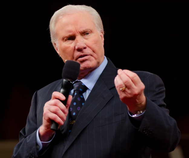 Jimmy Swaggart, famed televangelist brought down by scandal, dies at 90