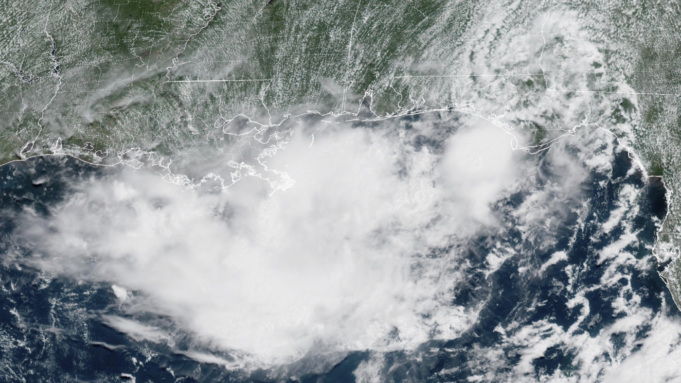 Gulf Coast braces for flooding as storm builds into possible tropical depression : NPR