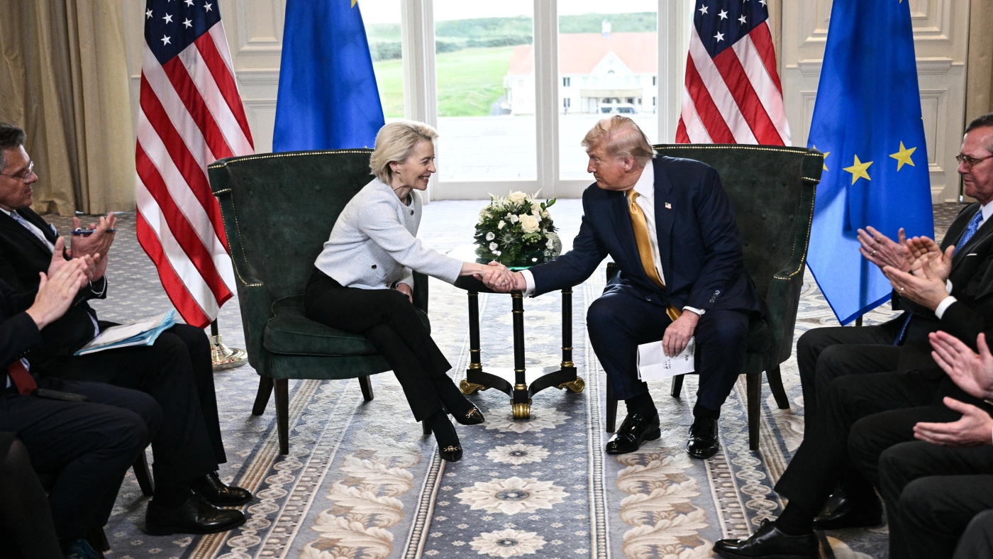 Trump clinches trade agreement with EU with 15% tariff : NPR