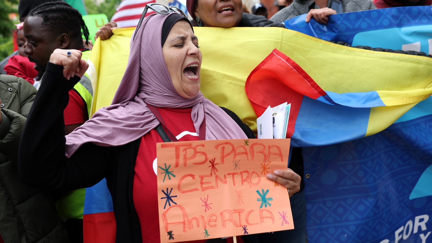 Federal judge delays expiration of TPS for Hondurans, Nicaraguans, and Nepalese : NPR