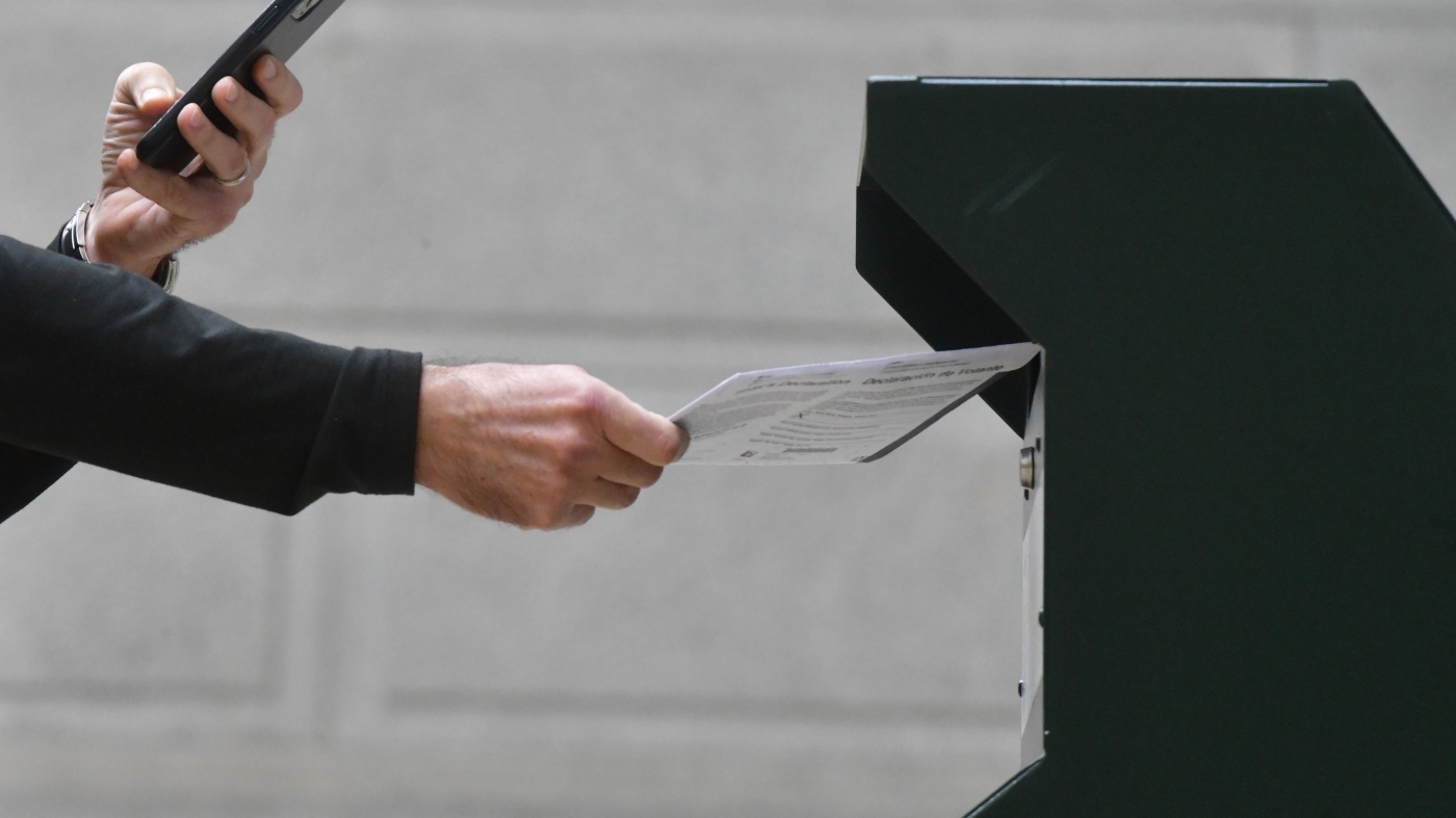 Trump wants to stop states from voting by mail and using voting machines : NPR