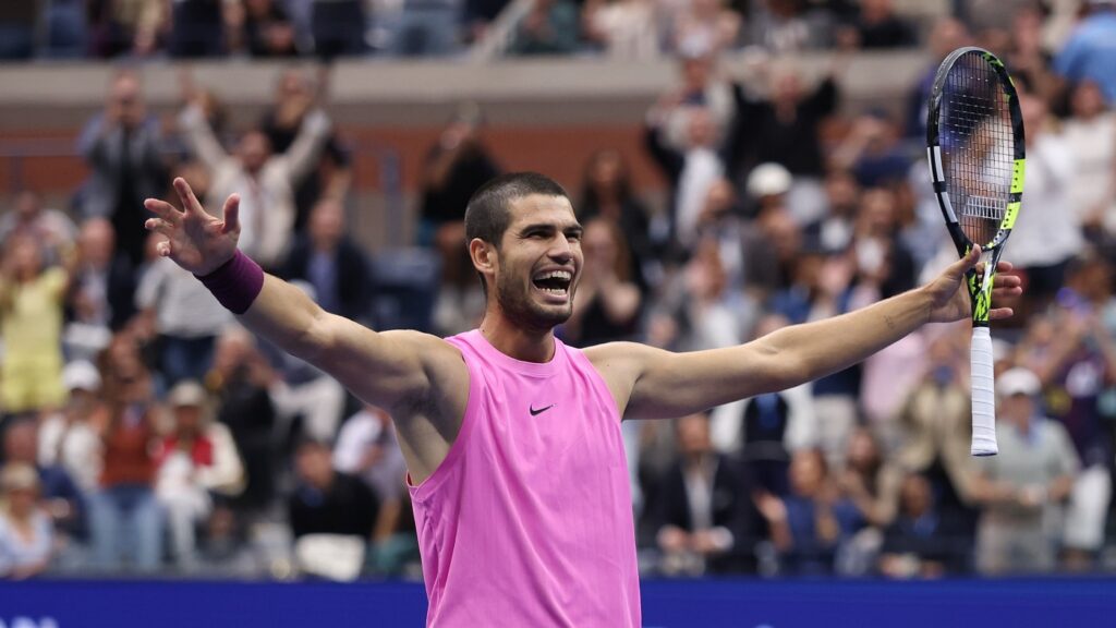 Carlos Alcaraz wins his 2nd U.S. Open at match delayed by Trump's attendance : NPR