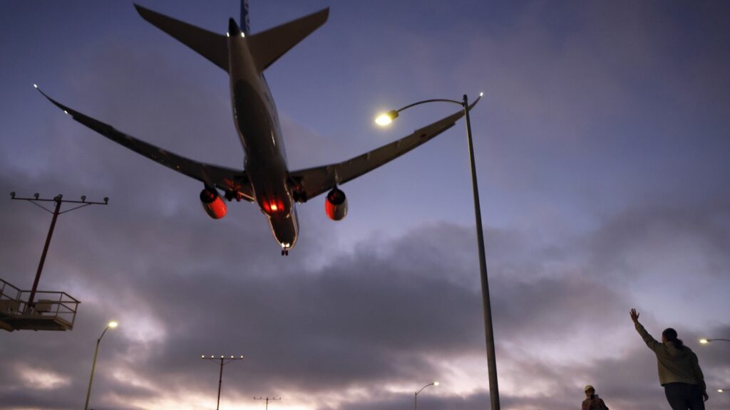 FAA cuts air traffic; SNAP ruling faces pushback : NPR