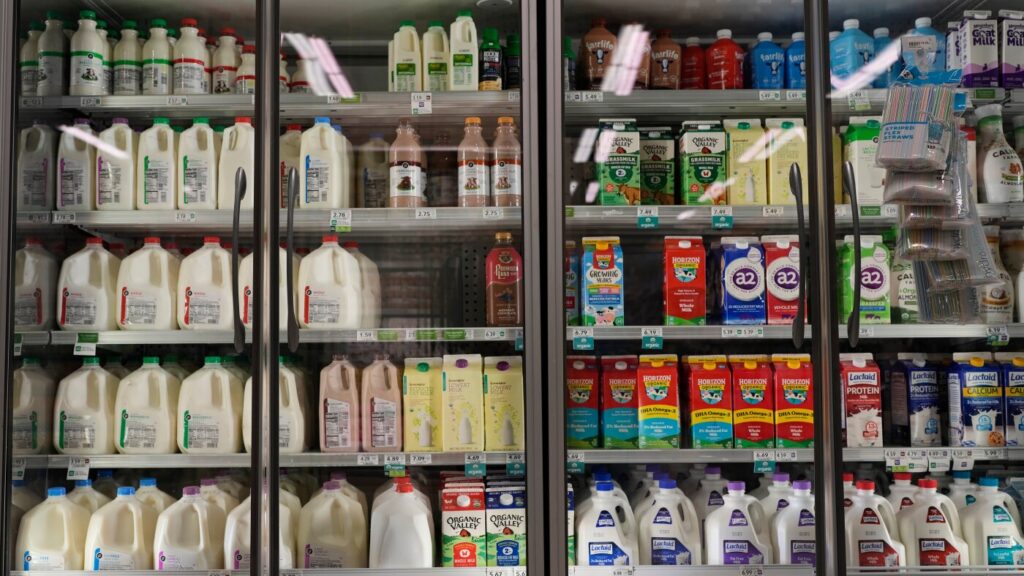 Trump administration faces deadline on use of SNAP contingency funds : NPR