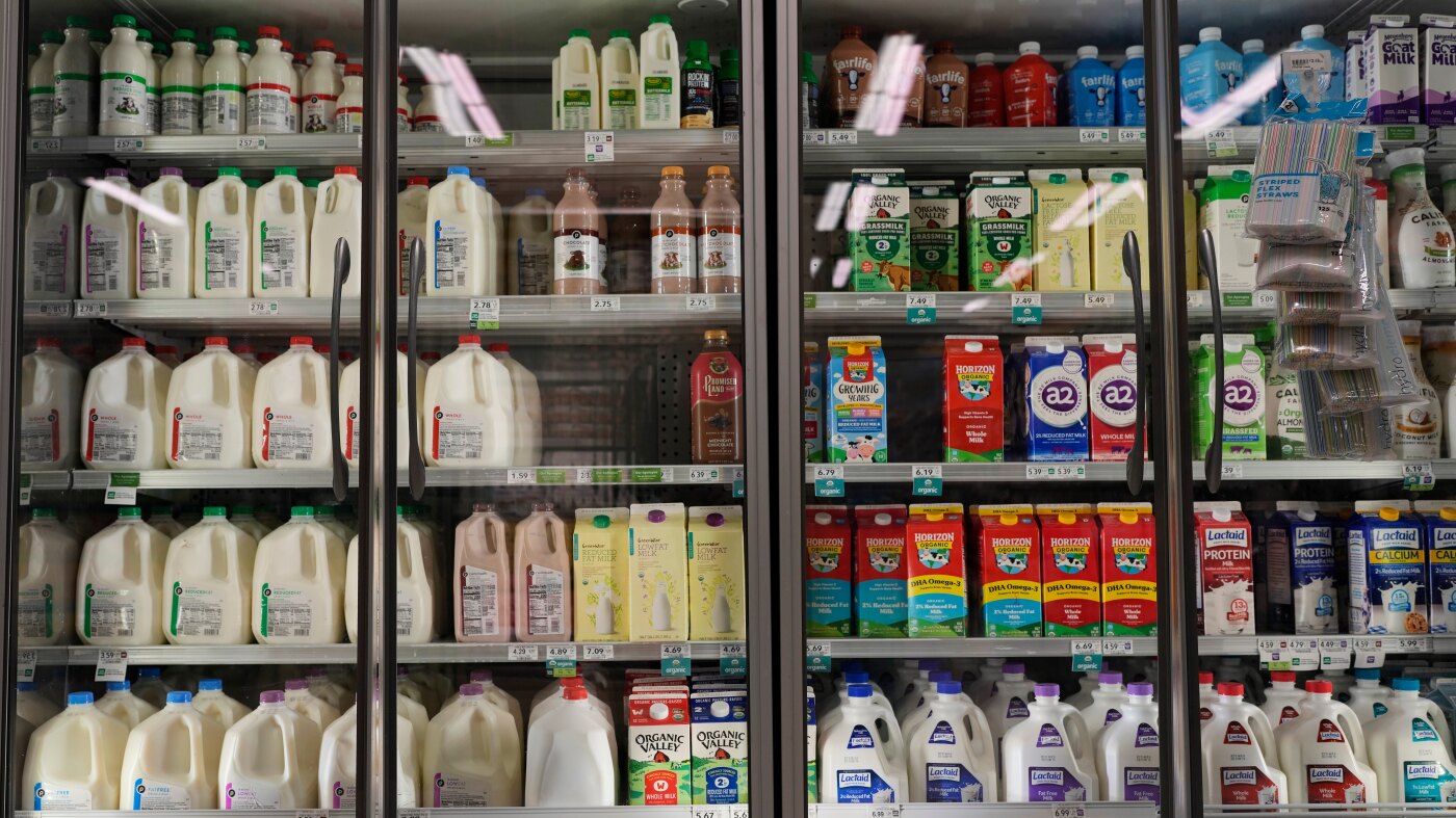 Trump administration faces deadline on use of SNAP contingency funds : NPR