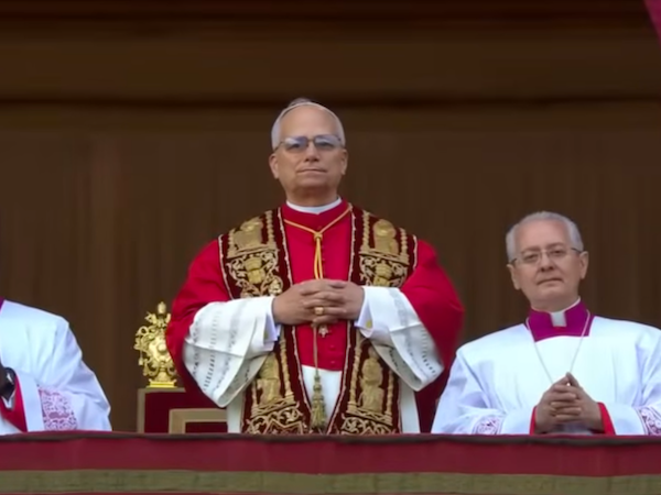 Pope seeks prayers for peace in Christmas Day message