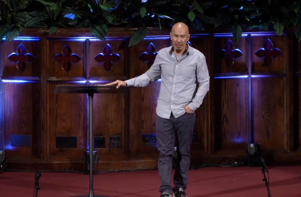 Francis Chan apologises for past endorsements of fallen ministry leaders