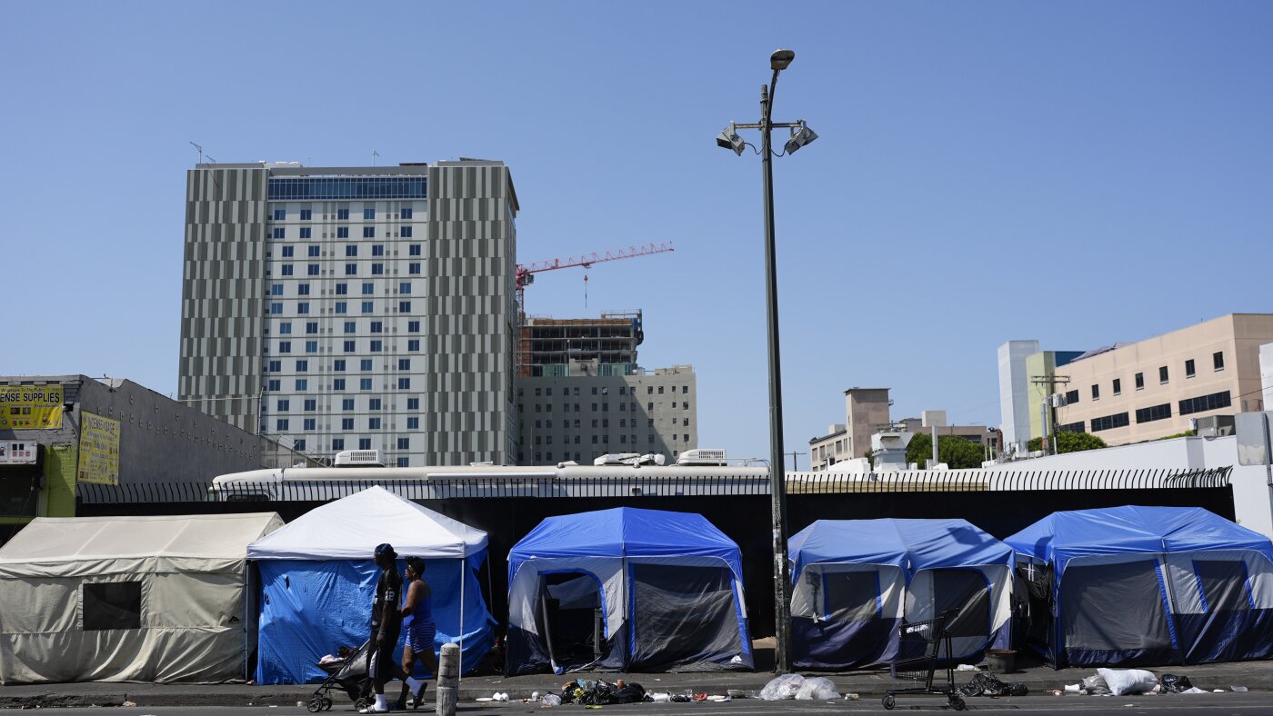 Appeals court upholds block on HUD homelessness overhaul : NPR