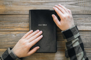 Young men in the US overtake women on religious commitment, new data shows