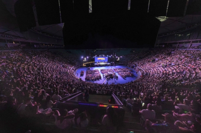 Thousands hear Franklin Graham preach in Spain
