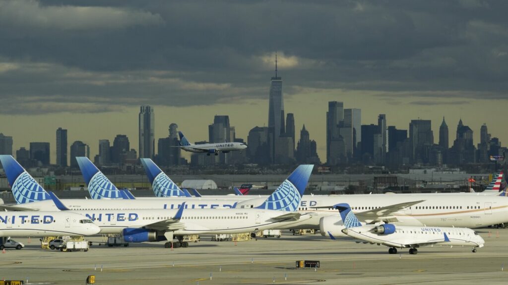 United jet was too slow and too low in Newark landing accident : NPR