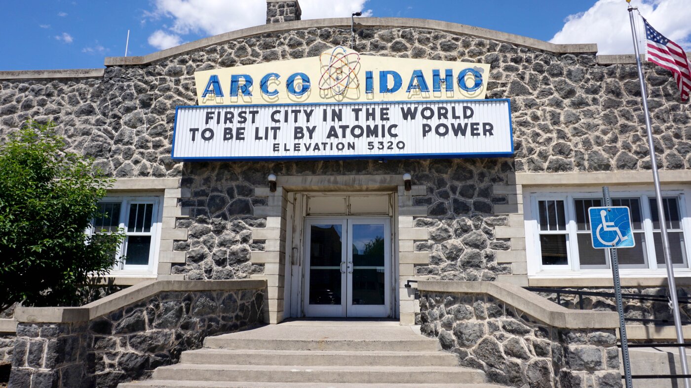 Idaho Towns Embrace Nuclear Future Amid National Safety Concerns The Moral Compass News The view from the proving grounds for next-generation nuclear reactors, Atomic City, Idaho : NPR
