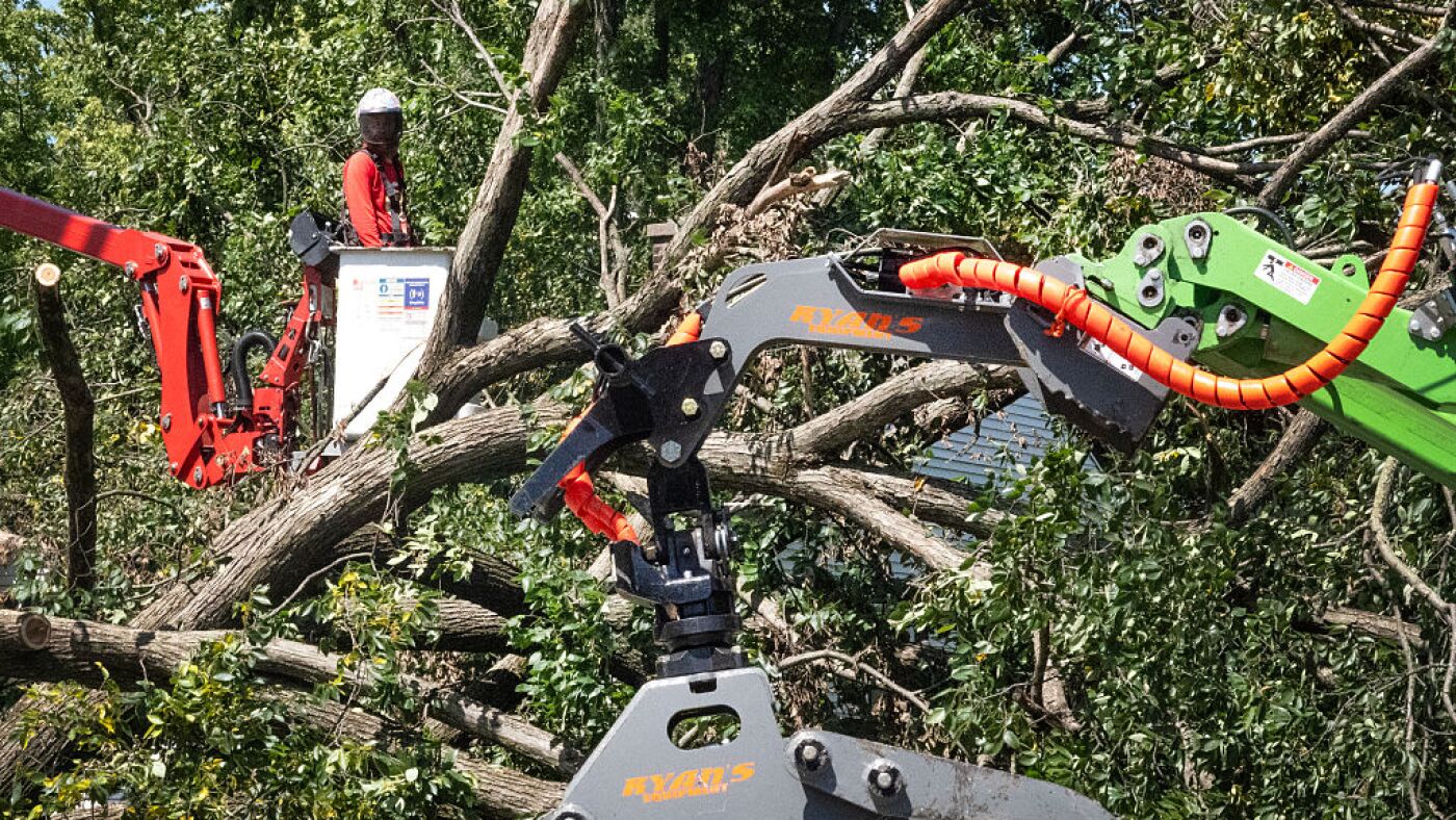 Indiana Storm Leaves 20000 Without Power Sparks Criticism and Aid The Moral Compass News Thousands in northwest Indiana still without power nearly two weeks after storm : NPR