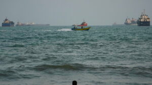 US hits Iranian oil tankers after saying Iran hit Navy warships : NPR